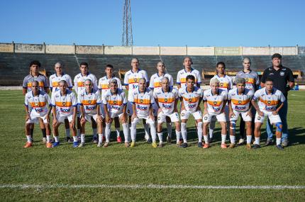 Elenco da estréia da série B